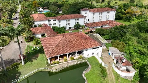 Hacienda con zonas comunes — imagen de referencia